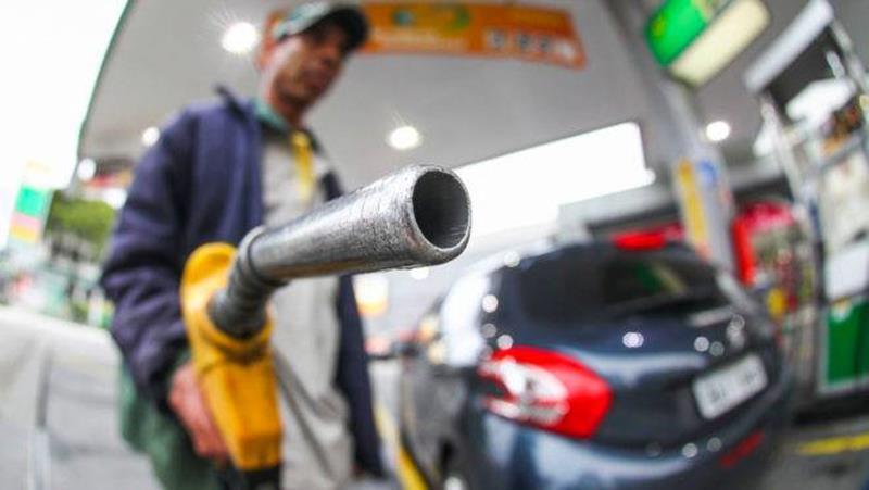 Gasolina e diesel alcançam os maiores preços médios já vistos nos postos do país