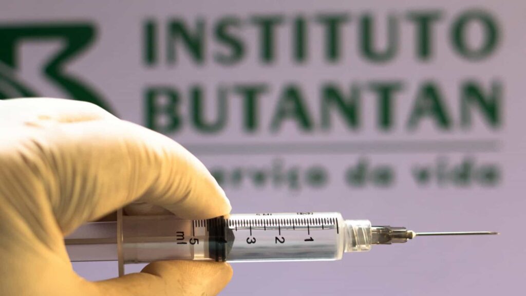 Butantan começa a produzir 8,6 milhões de novas doses da Coronavac