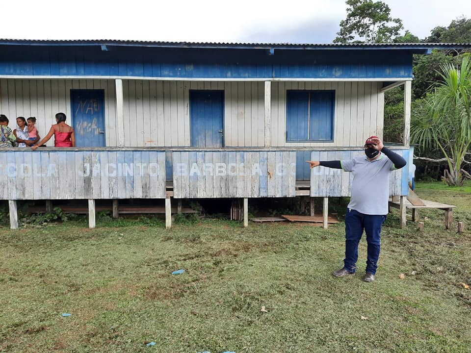 Vereador Franciney Melo solicita reforma de escolas rurais em Cruzeiro do Sul