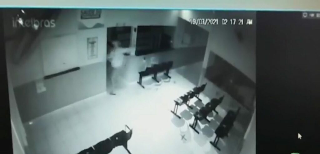 Bandidos furtam postos de saúde em Cruzeiro do Sul, e levam até mesmo bateria de veículos da secretaria