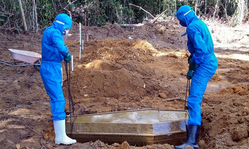 Venda de caixões em Cruzeiro do Sul dobra durante pandemia do novo coronavírus