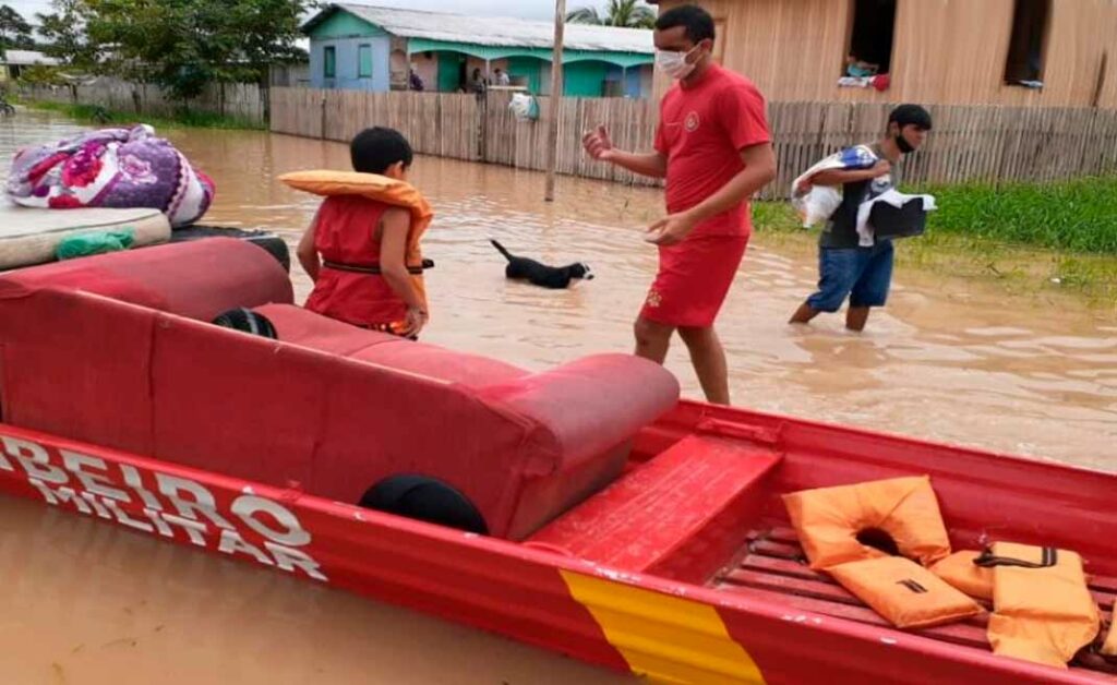 Rio Envira volta a transbordar e já desabriga 17 famílias em Feijó