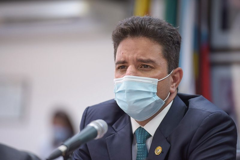 Gladson Cameli se reúne com prefeitos e autoridades e deve intensificar medidas contra Covid-19