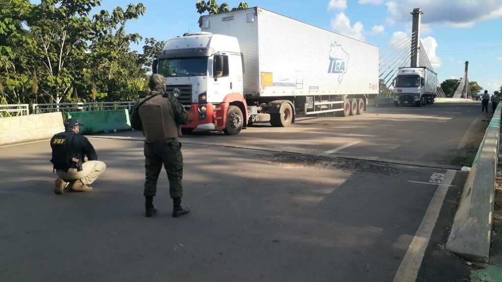 Ponte da Integração entre Brasil e Peru, em Assis Brasil, é liberada e imigrantes retornam a abrigos