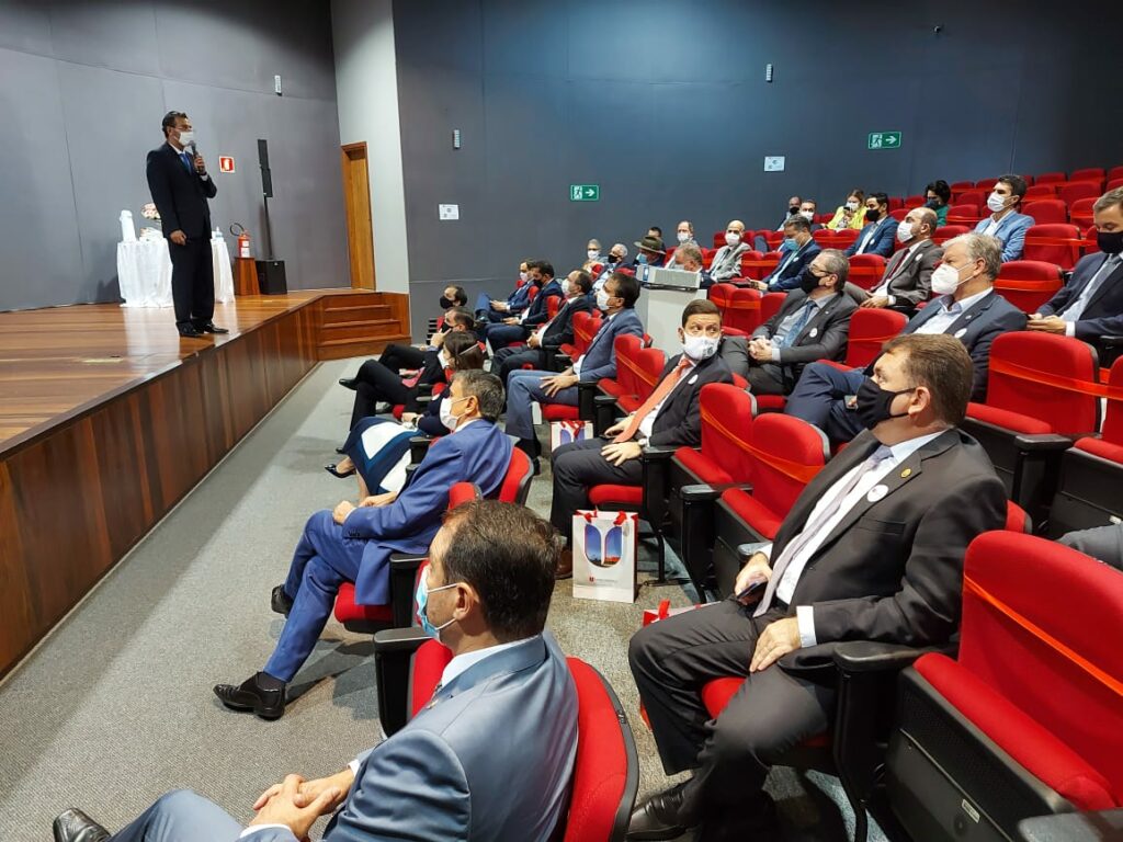 Acre participa de reunião com governadores sobre compra da vacina Sputnik V