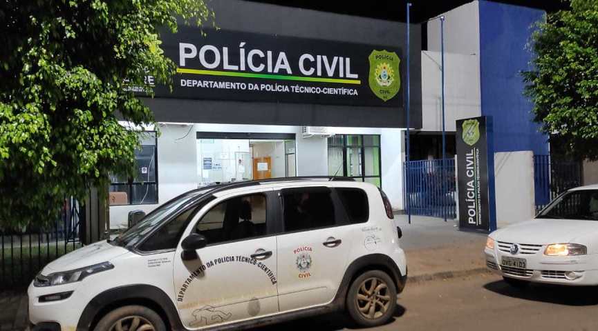 No AC, enteado mata padrasto a machadadas ao ver mãe sendo agredida e ela o entrega à polícia