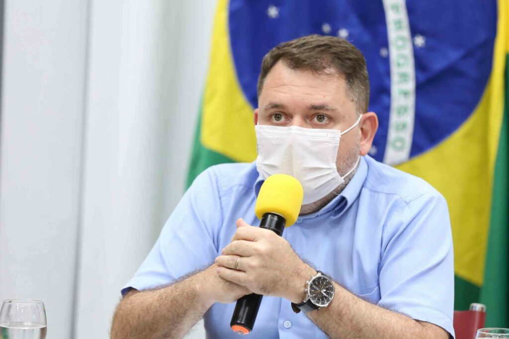 Alysson deve pedir para sair do governo e Cameli já procura um novo nome para a saúde