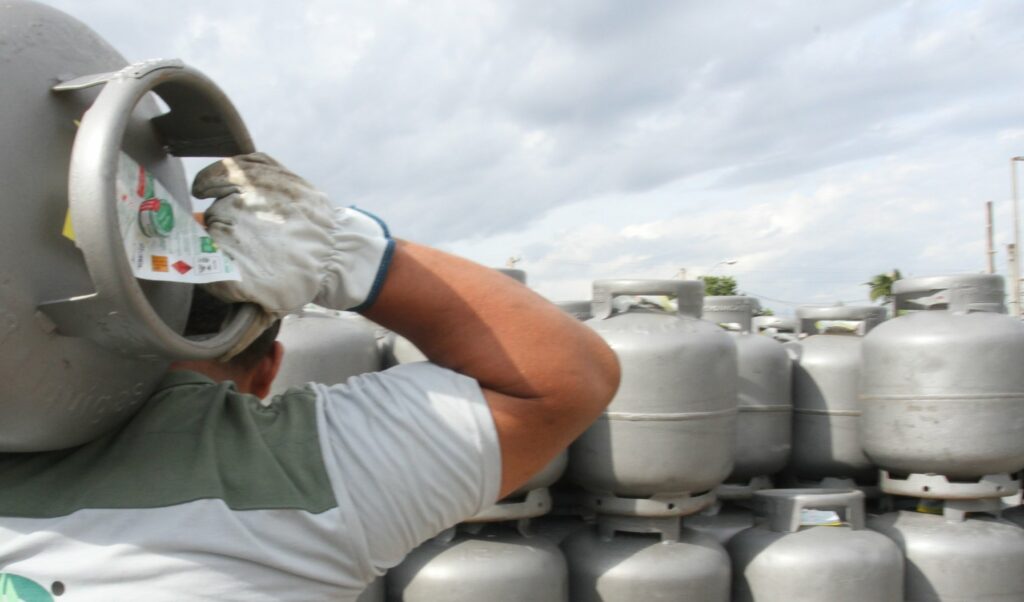 Com mais um aumento, gás de cozinha chega a R$ 115 em Cruzeiro do Sul