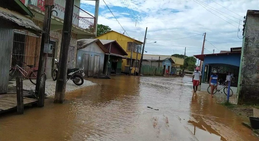 Rio Tarauacá volta a transbordar, e já atinge cerca de 12 mil pessoas