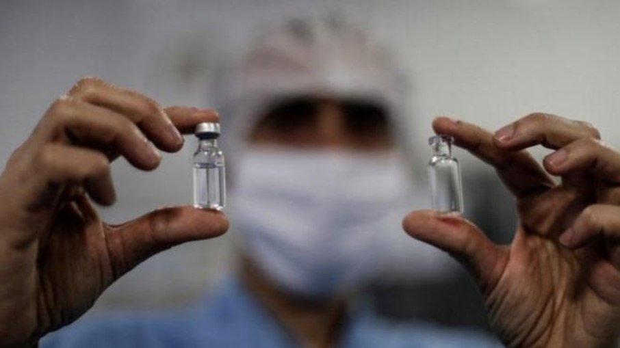 Fiocruz estima produzir 1,2 milhão de doses por dia a partir de maio