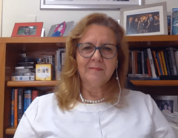 ‘Intubar um paciente sem sedação é desumano’, diz anestesista