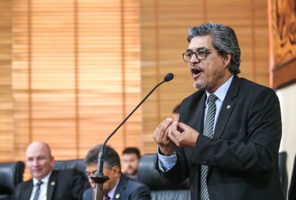 Edvaldo Magalhães defende inclusão do CadÚnico no Cartão do Bem para ampliar beneficiários