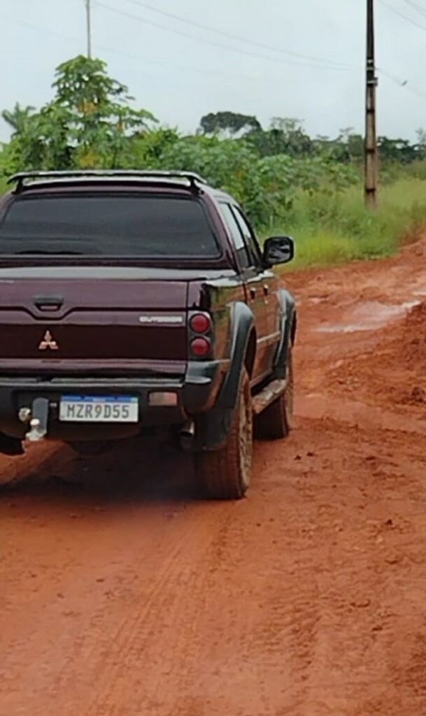 Criminosos rendem família e roubam caminhonete no Tucumã, em Rio Branco