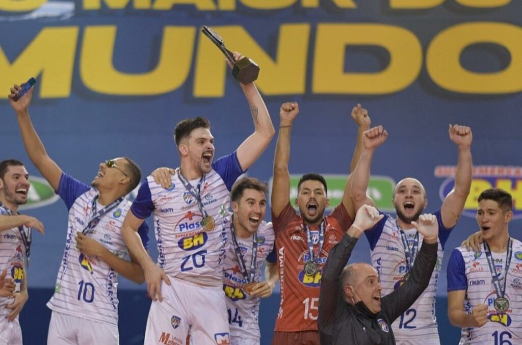 Líbero acreano é campeão da Superliga B de vôlei jogando pelo time de Minas Gerais