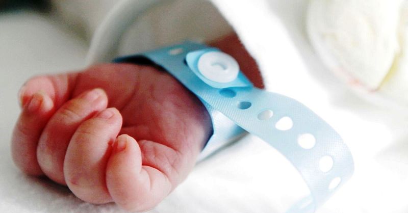 Bebê indígena de 2 meses morre de Covid-19 após três dias de viagem de barco para chegar em hospital no Acre