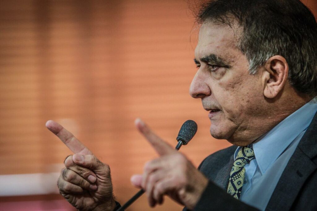 Bestene diz que governo está preparado para CPI da Educação e elogia Gladson