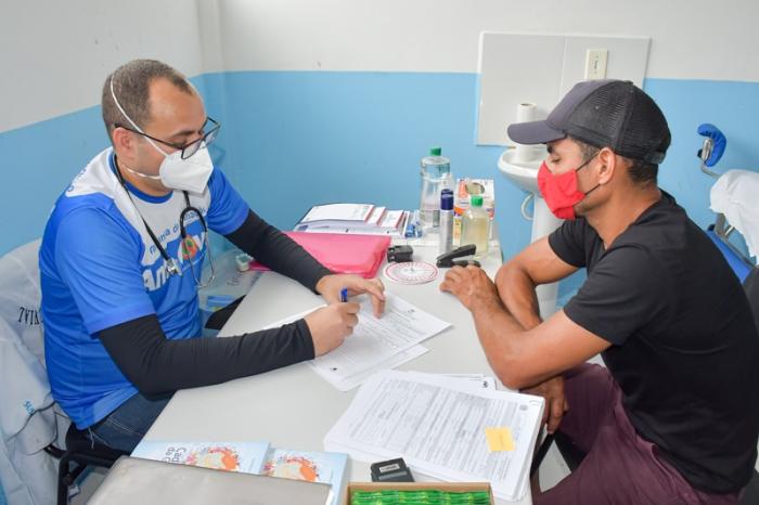 Prefeitura realiza ação de saúde, ação social e defesa civil no rio Liberdade