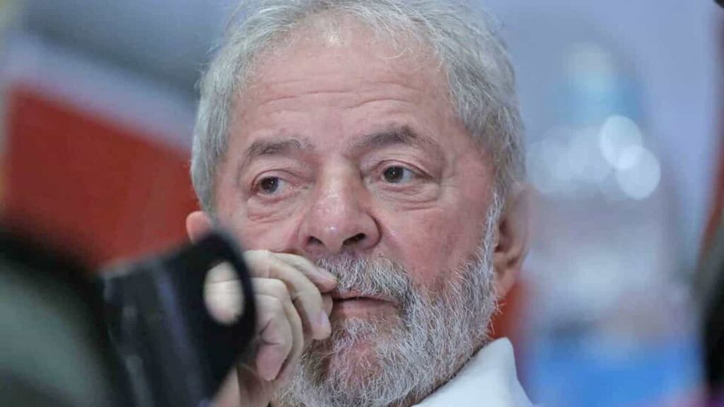 Lula e Bolsonaro já disputam apoio de evangélicos