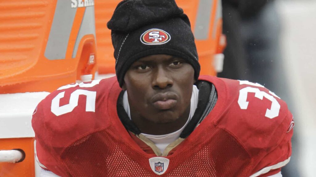 Ex-jogador da NFL Phillip Adams mata cinco pessoas e se suicida nos EUA