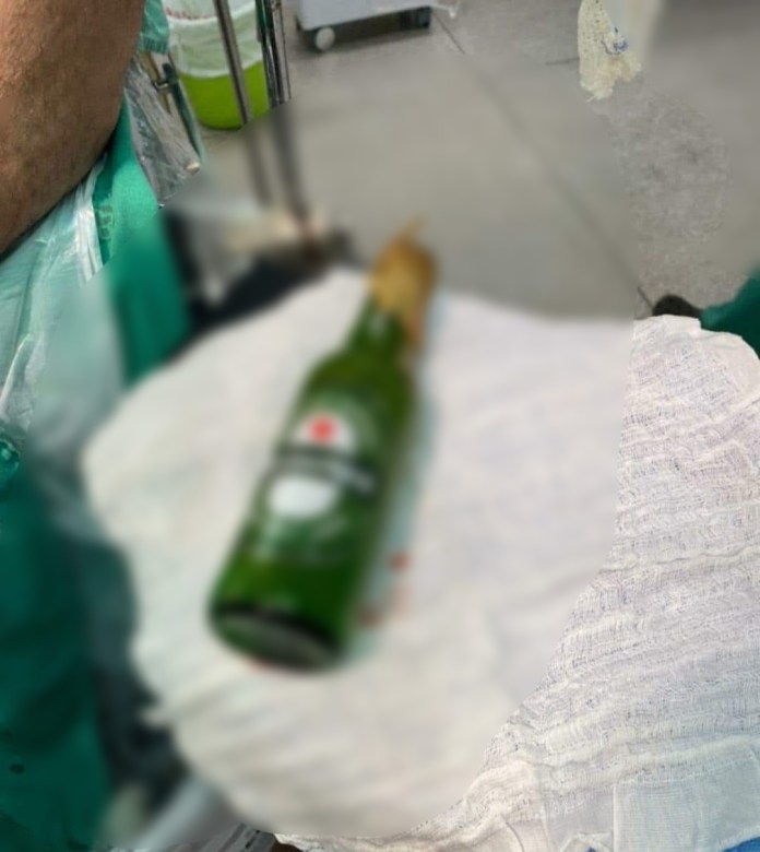 Homem que teve garrafa introduzida no ânus após bebedeira no Acre recebe alta