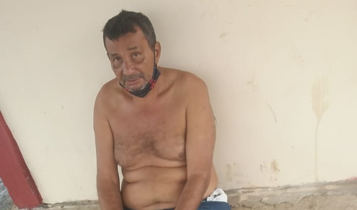 Desorientado, homem pede informações sobre bairro de Cruzeiro do Sul