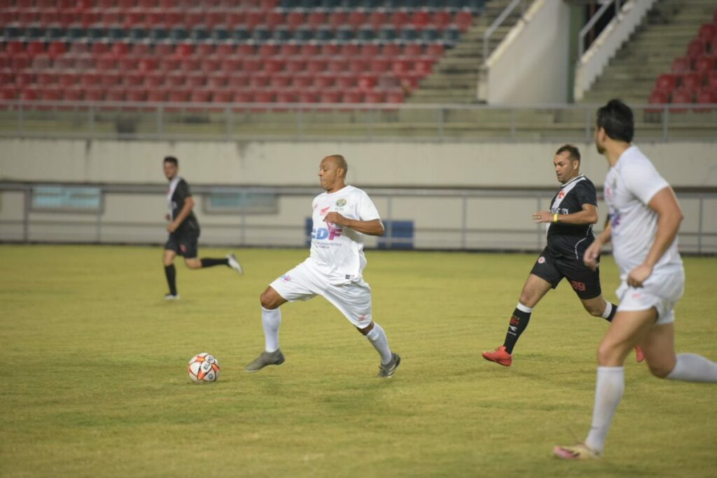 Futebol Solidário arrecada mais de uma tonelada de alimentos
