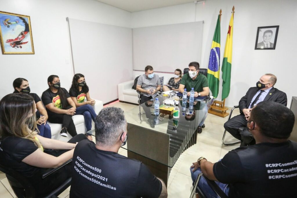 Gladson Cameli recebe representantes dos cadastros de reserva das Polícias Civil e Militar para encaminhamentos