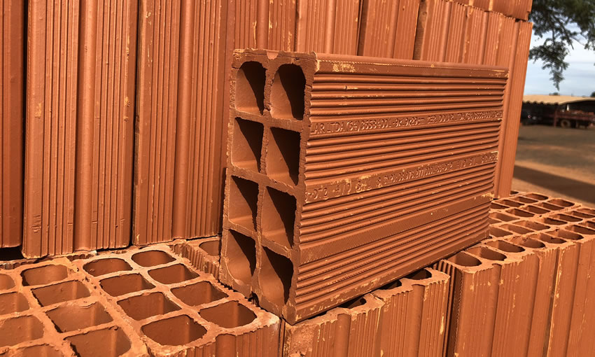 Milheiro de tijolos está custando quase mil reais em Cruzeiro do Sul