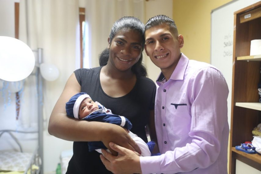 Casal de imigrantes consegue processo de interiorização para outro estado