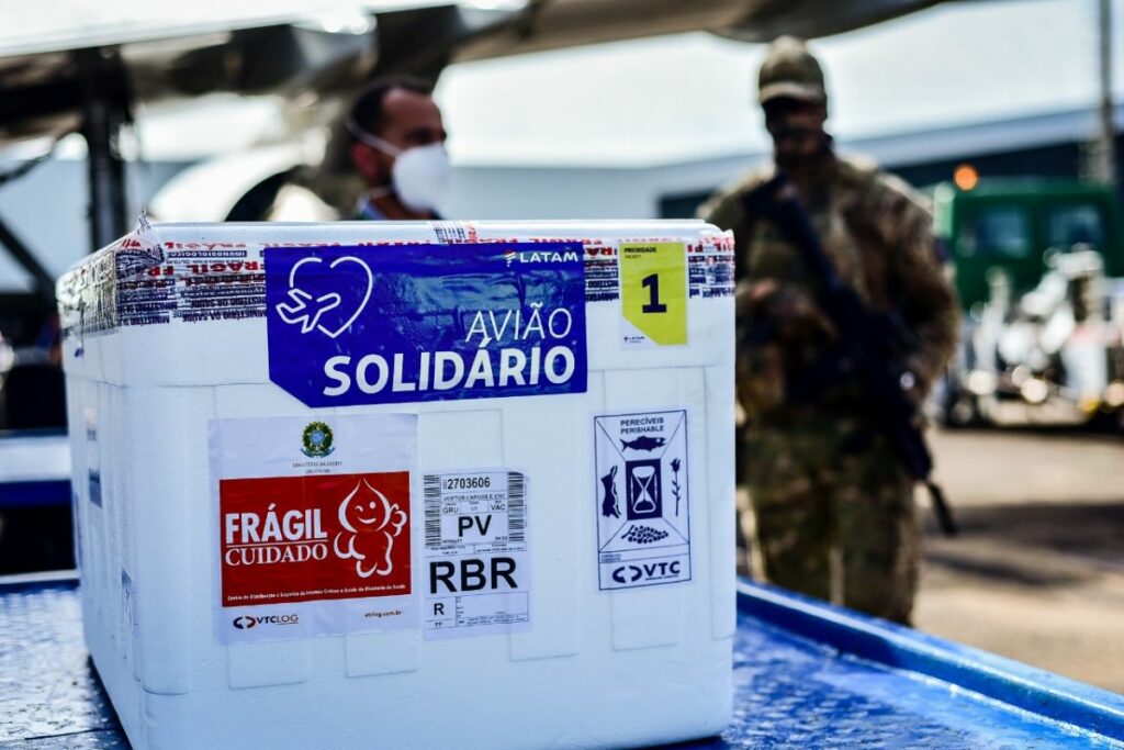 Acre recebe mais 3.200 mil doses de vacina contra a Covid-19 neste sábado