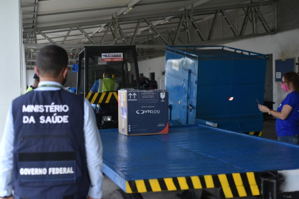 Acre recebe 40 mil doses de vacina, maior lote desde o início da campanha, nesta quinta-feira (13)