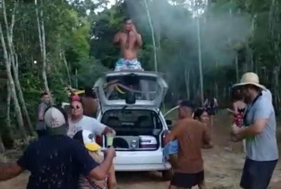 Cerca de 20 participantes de festa clandestina em Mâncio Lima já foram intimados a prestar depoimento