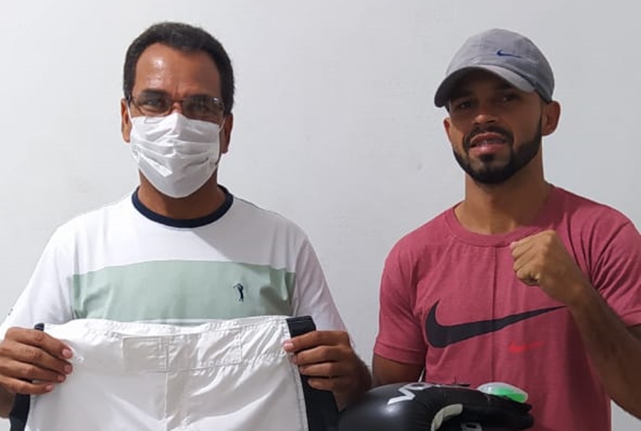 Rodrigues Alves: prefeito Jailson Amorim recebe visita de esportista rodriguesalvense lutador de MMA