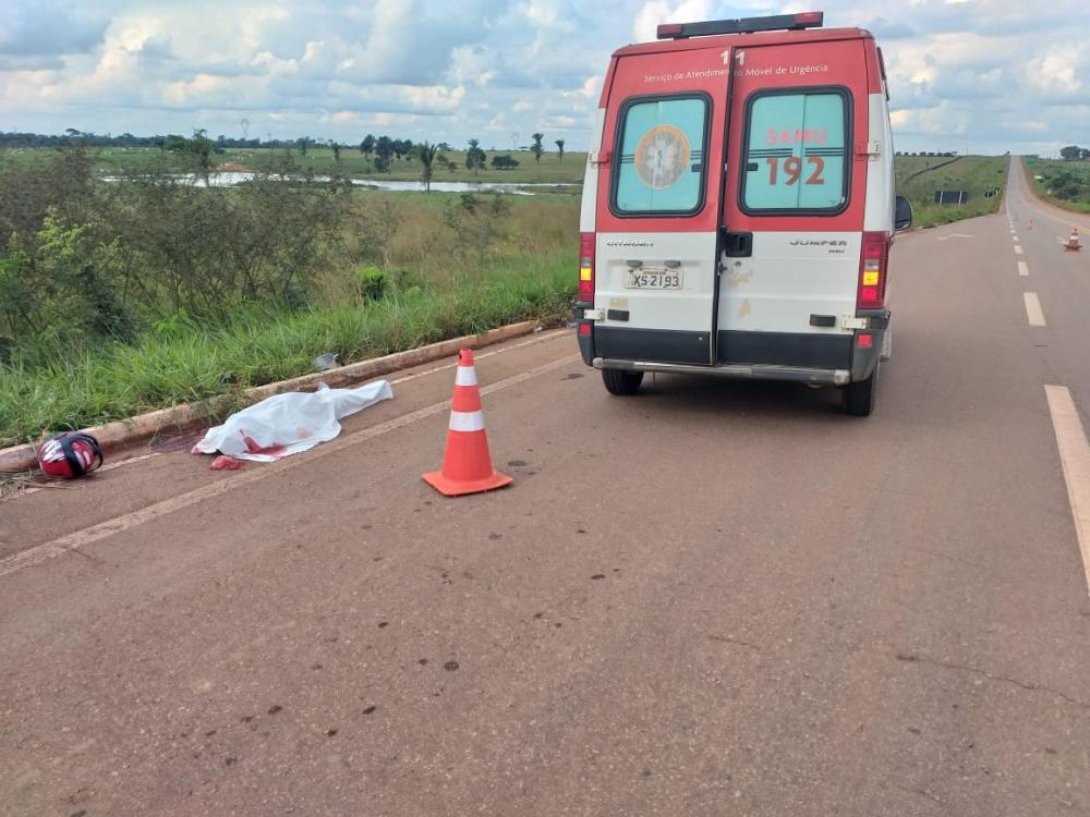 Motociclista menor de idade morre ao ser atingido por caminhonete na BR-364