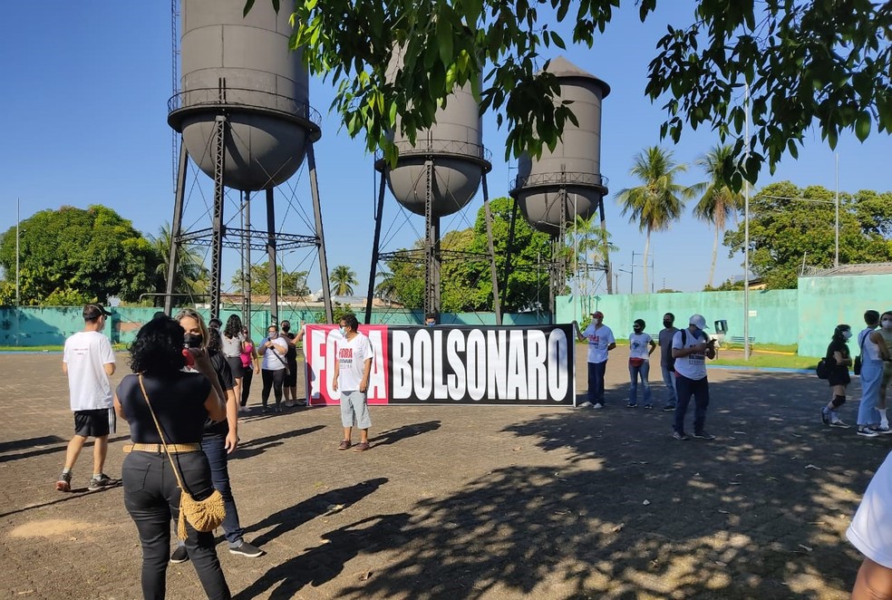 Manifestantes fazem protesto contra Bolsonaro em Porto Velho