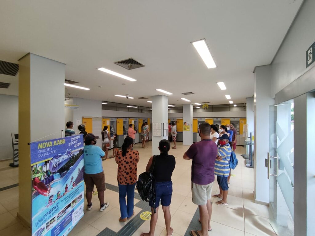 Gonzaga denuncia descaso do Banco do Brasil em Cruzeiro e vai solicitar mais caixas eletrônicos