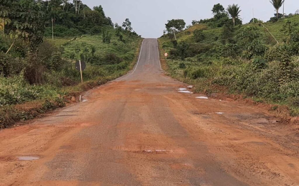 Taxistas prometem fechar a BR-364 em protesto as péssimas condições da estrada