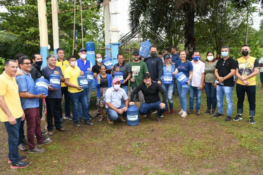 Moradores recebem sistema de tratamento de água no rio Croa