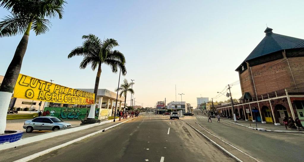 Estudantes da UFAC realizam empate contra o PL 6024, que visa acabar com a  Serra do Divisor e a Reserva Chico Mendes - CBN Amazônia