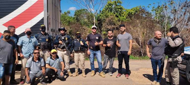 Taxistas liberam tráfego de veículos na BR-364 após DNIT marcar reunião para discutir melhorias na rodovia