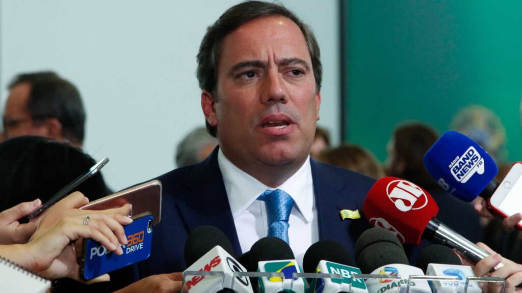 Bolsonaro: Pedro Guimarães, da Caixa, está com covid-19