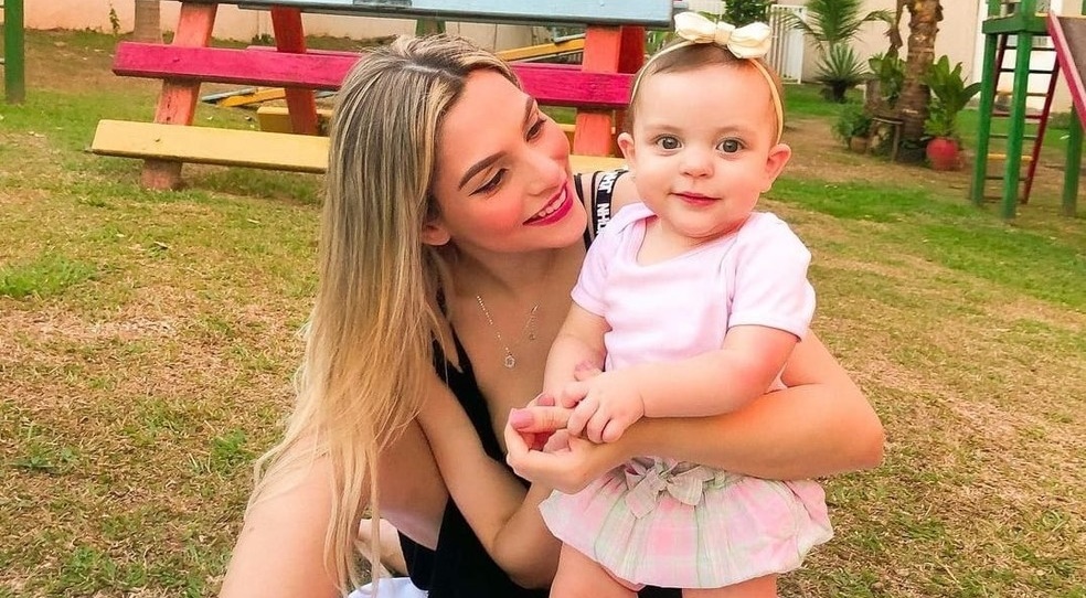 Após um ano sem ver filha que está em SP com o pai, blogueira acreana volta a fazer apelo para recuperar guarda
