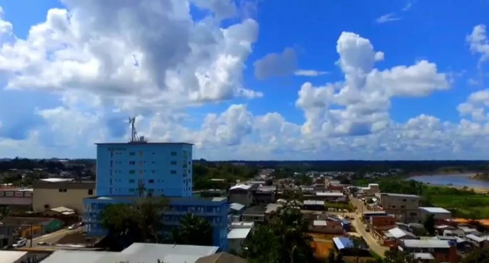 Início de tarde calorosa em Cruzeiro do Sul, termômetros batem 38º graus de sensação térmica