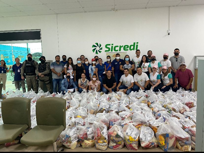 Campanha solidária “É de coração, é cooperação” da Sicredi Biomas beneficia a comunidade com mais de 48 toneladas de alimentos