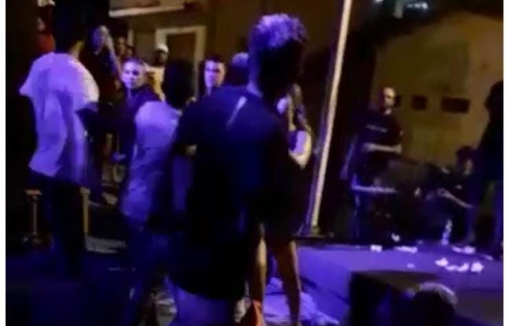 Vídeo mostra confusão que terminou em briga entre clientes e seguranças de casa noturna de Cruzeiro do Sul