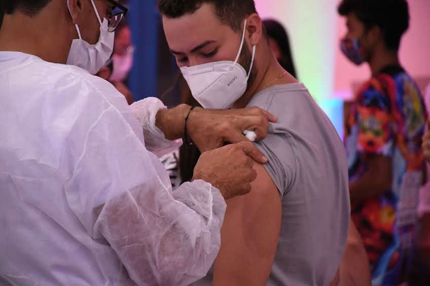 Em Cruzeiro do Sul, prefeitura realiza “Halloween da Vacinação” para aplicação da vacina contra a Covid-19