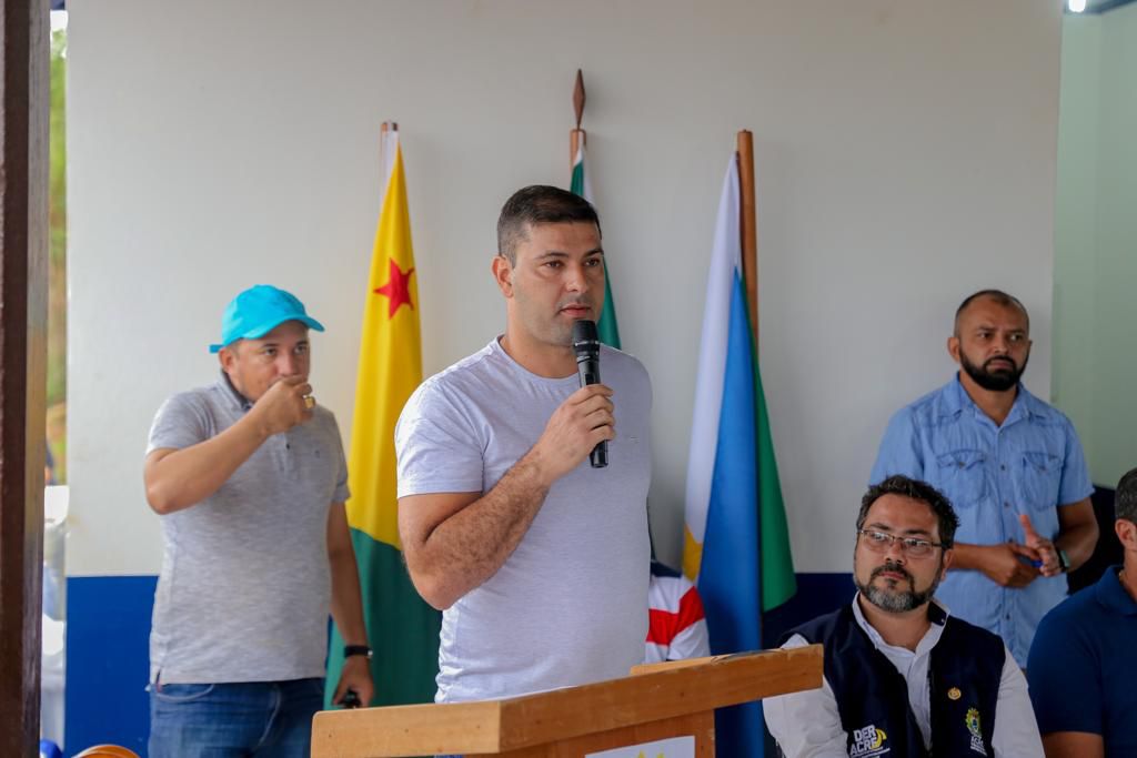 “Agora Porto Valter tem um aeroporto de verdade”, diz Nicolau na entrega do novo aeródromo da cidade