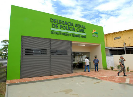 Policial civil é investigado por ter cometido estupro de duas adolescentes enquanto estavam presas na delegacia em Epitaciolândia