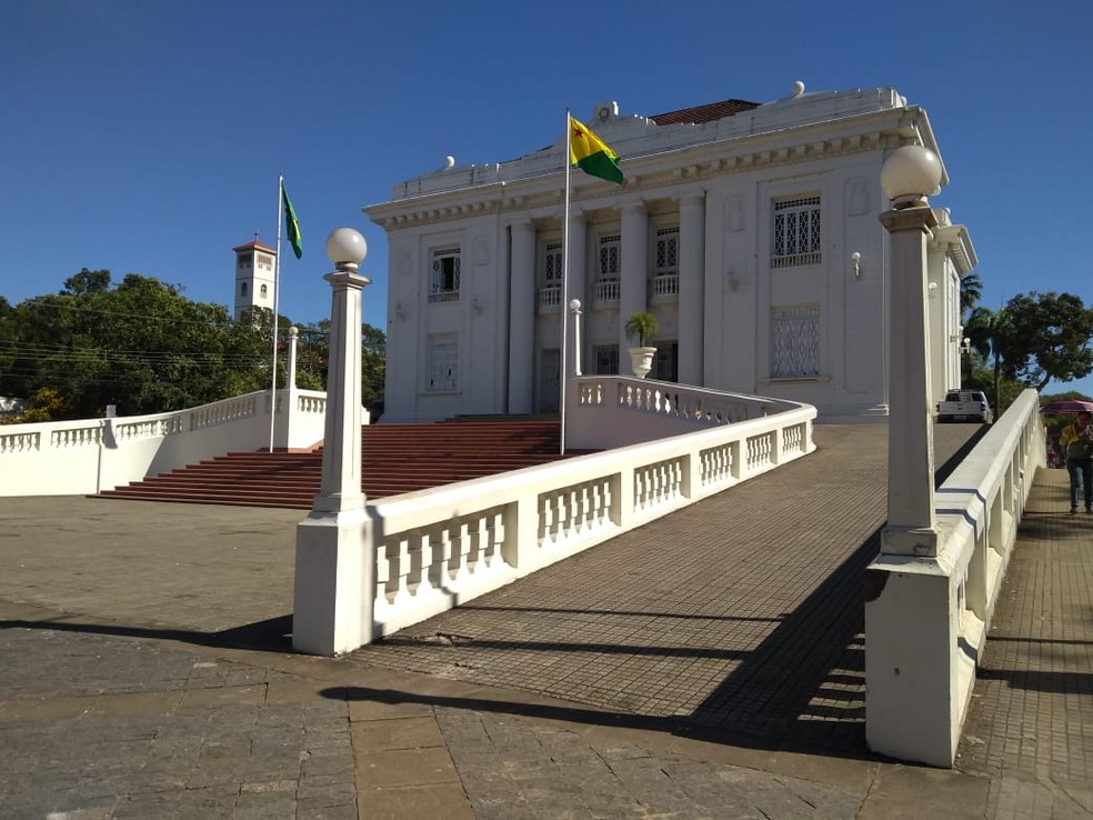 Com pontos facultativos na sexta (29) e segunda (1), repartições do AC param por cinco dias; veja o que abre e fecha
