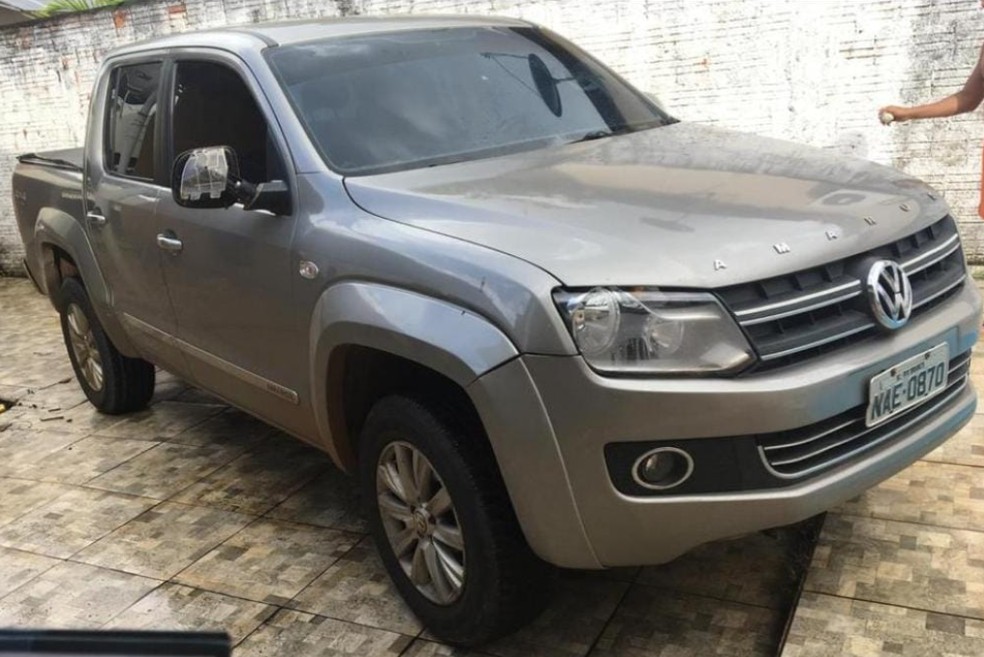 No Acre, bandidos invadem oficina, levam caminhonete e dono do local com esposa grávida de reféns